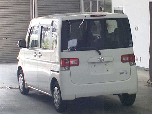 DAIHATSU TANTO 2010