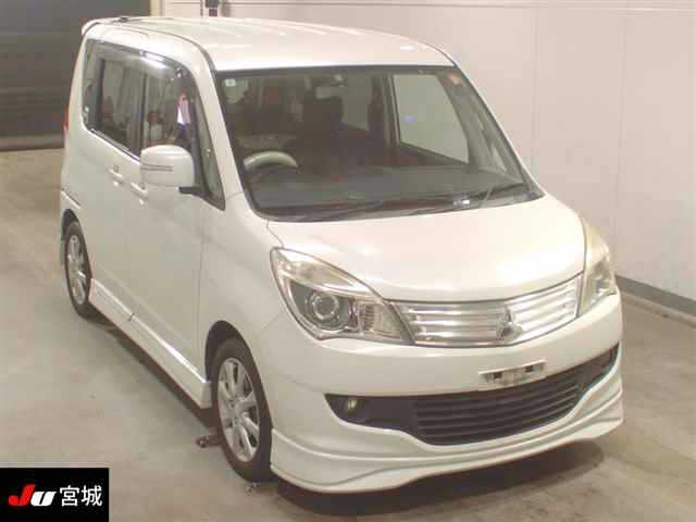 MITSUBISHI DELICA D2 2013