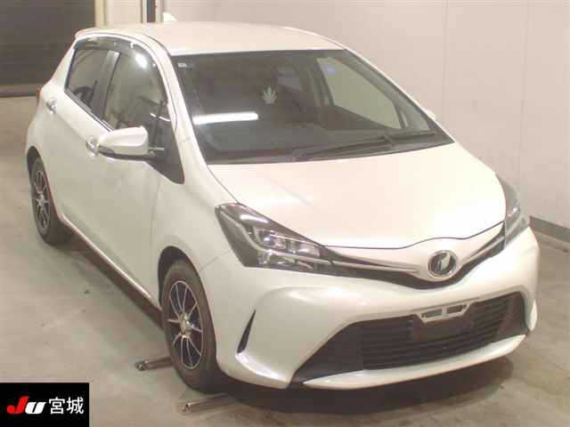TOYOTA VITZ 2016