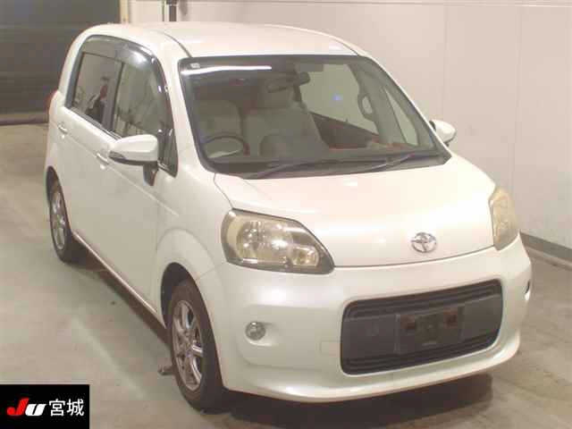 TOYOTA PORTE 2012