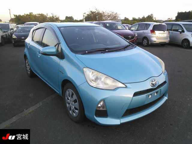 TOYOTA AQUA 2013