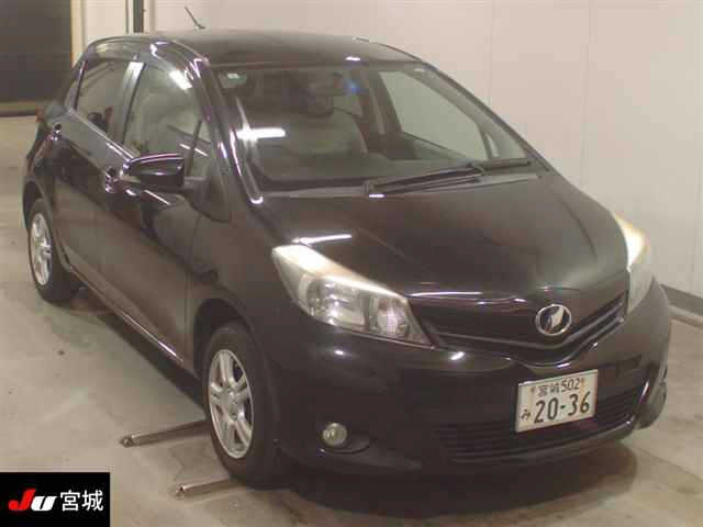 TOYOTA VITZ 2011
