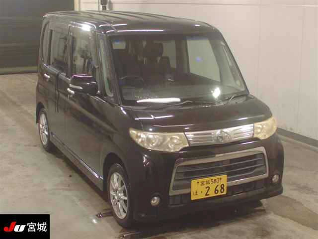 DAIHATSU TANTO 2011