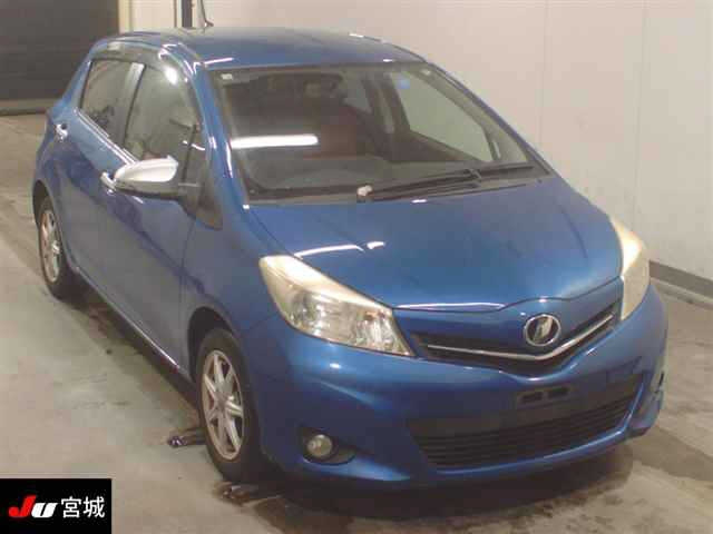TOYOTA VITZ 2012