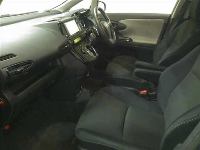 TOYOTA WISH 2012