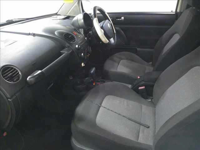 VOLKSWAGEN NEW BEETLE 2008