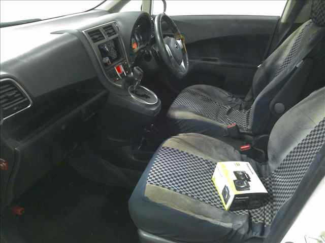 SUBARU TREZIA 2011