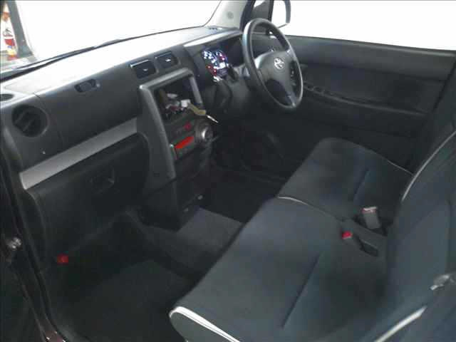 TOYOTA PIXIS SPACE 2016
