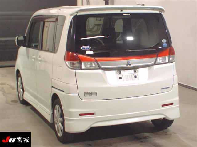 MITSUBISHI DELICA D2 2013