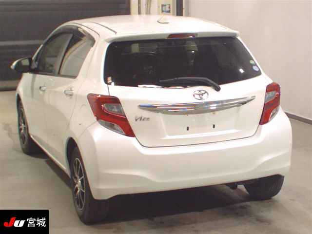 TOYOTA VITZ 2016
