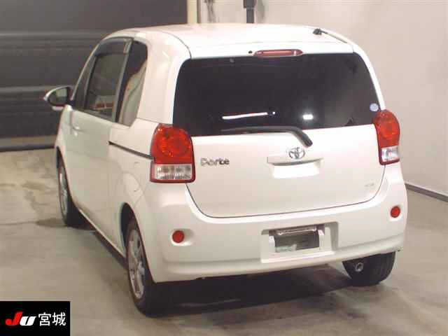TOYOTA PORTE 2012