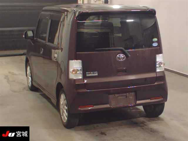 TOYOTA PIXIS SPACE 2016