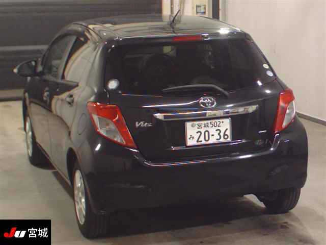 TOYOTA VITZ 2011