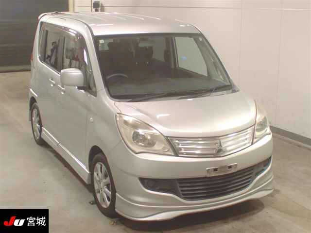 MITSUBISHI DELICA D2 2012