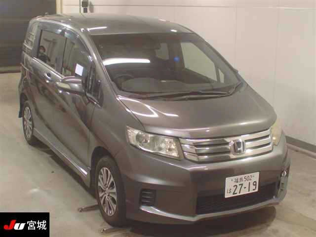 HONDA FREED 2013
