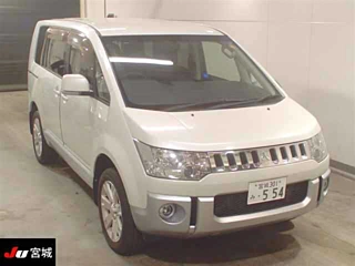 MITSUBISHI DELICA D5 2015