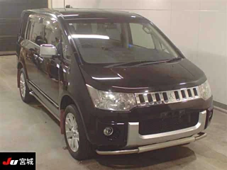 MITSUBISHI DELICA D5 2013