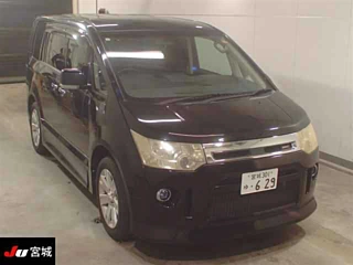 MITSUBISHI DELICA D5 2010