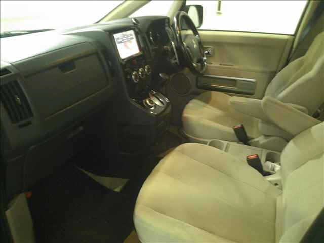MITSUBISHI DELICA D5 2013