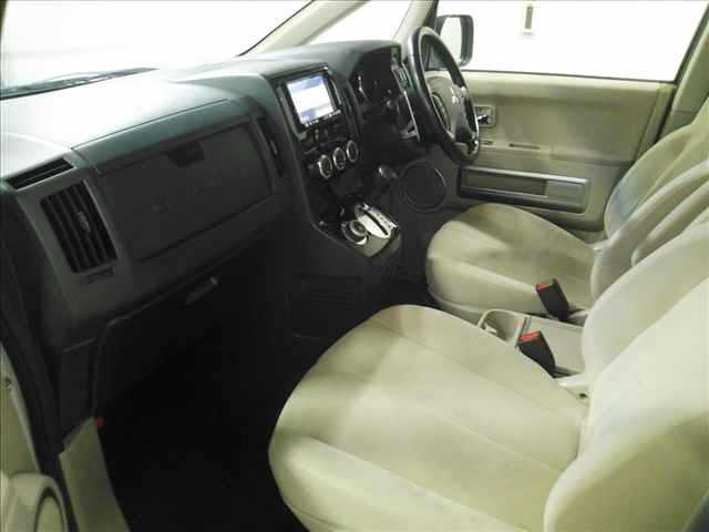 MITSUBISHI DELICA D5 2015