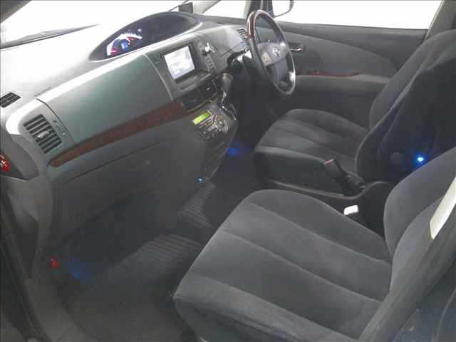TOYOTA ESTIMA 2010