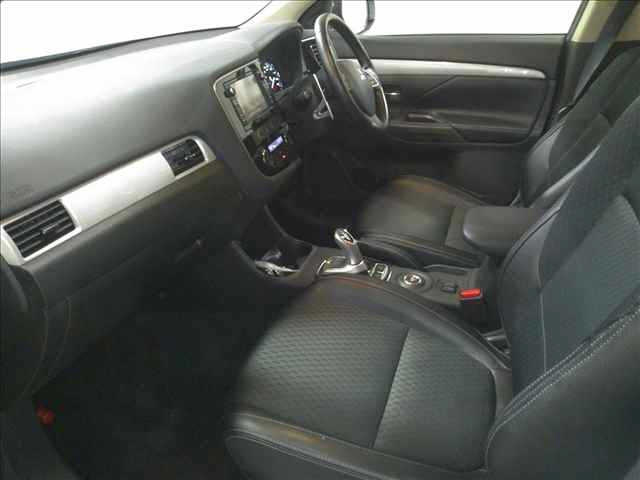 MITSUBISHI OUTLANDER PHEV 2014