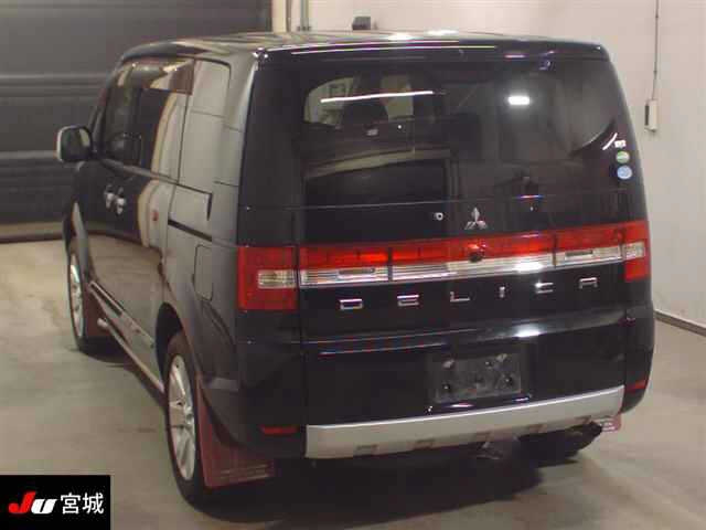 MITSUBISHI DELICA D5 2013