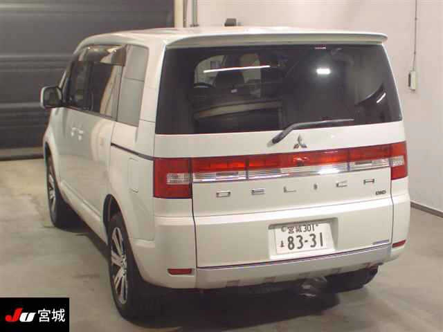 MITSUBISHI DELICA D5 2015