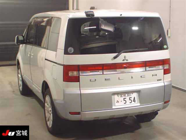 MITSUBISHI DELICA D5 2015