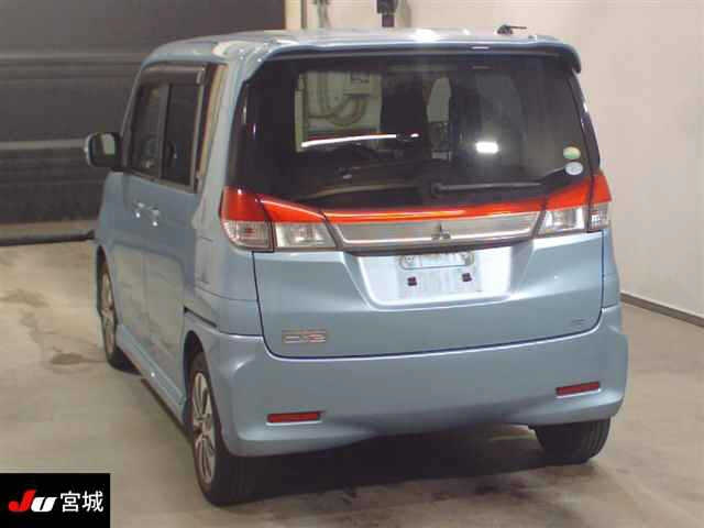 MITSUBISHI DELICA D2 2014