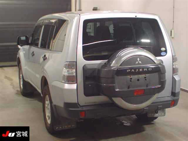 MITSUBISHI PAJERO 2008