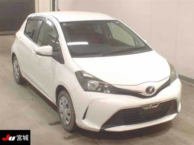 TOYOTA VITZ 2015