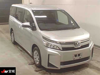 TOYOTA VOXY 2018