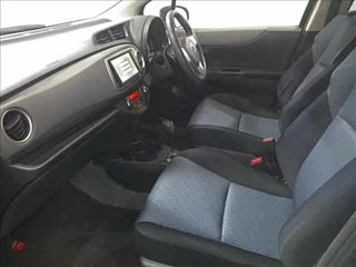 TOYOTA VITZ 2011