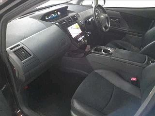 TOYOTA PRIUS ALPHA 2014