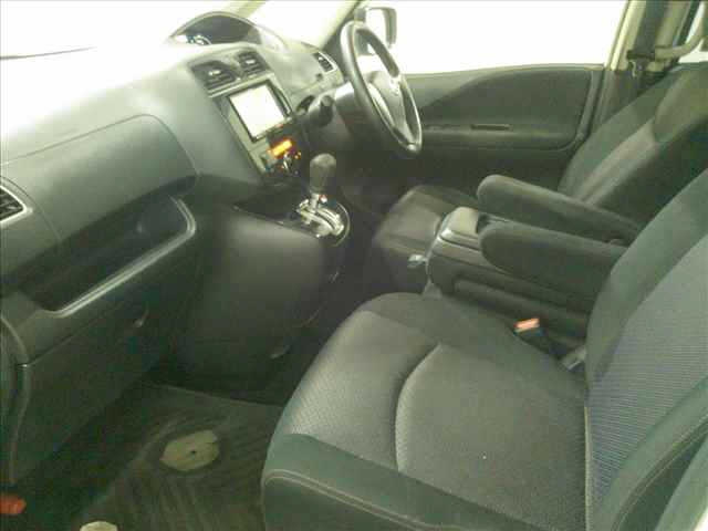 NISSAN SERENA 2012