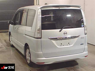 NISSAN SERENA 2013