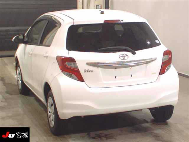 TOYOTA VITZ 2014