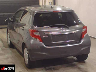 TOYOTA VITZ 2016