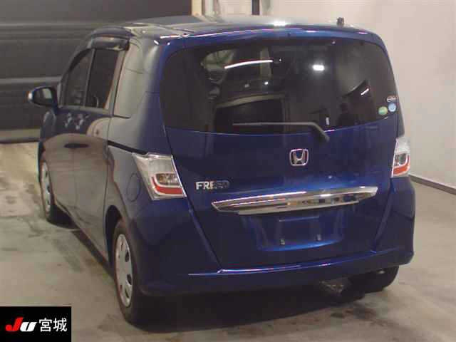 HONDA FREED 2012