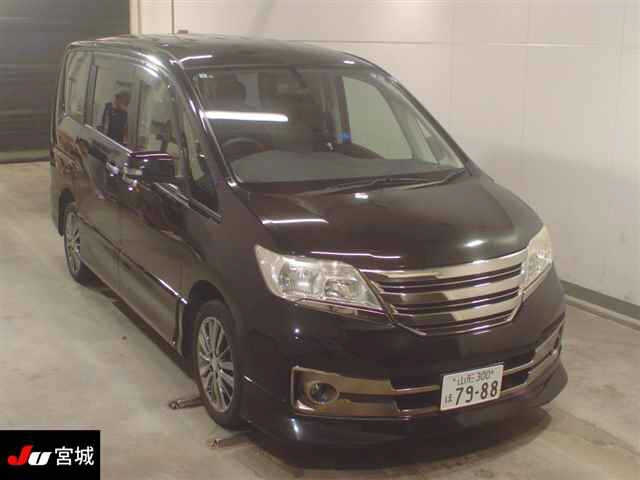 NISSAN SERENA 2013