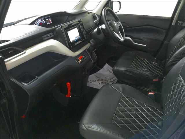 MITSUBISHI DELICA D2 2022