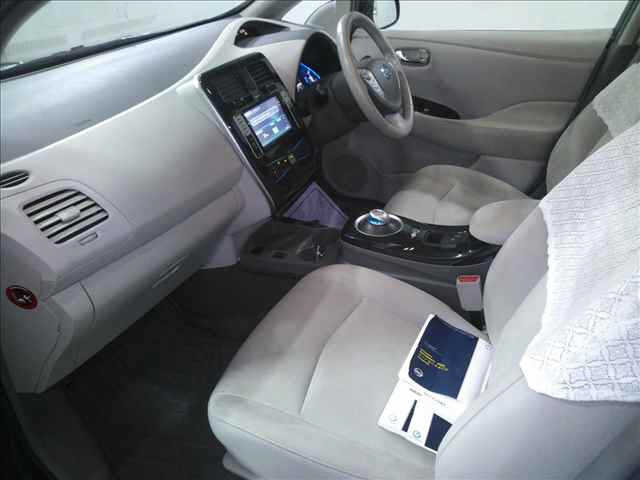 NISSAN LEAF 2012
