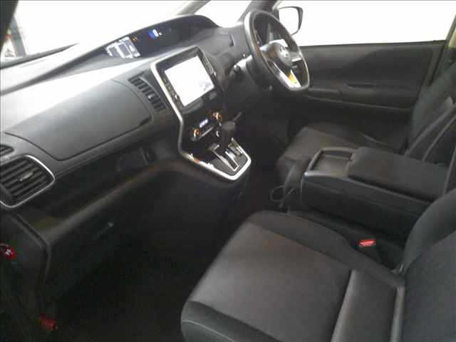 NISSAN SERENA 2016