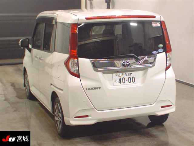 TOYOTA ROOMY 2017