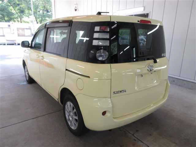TOYOTA SIENTA 2008