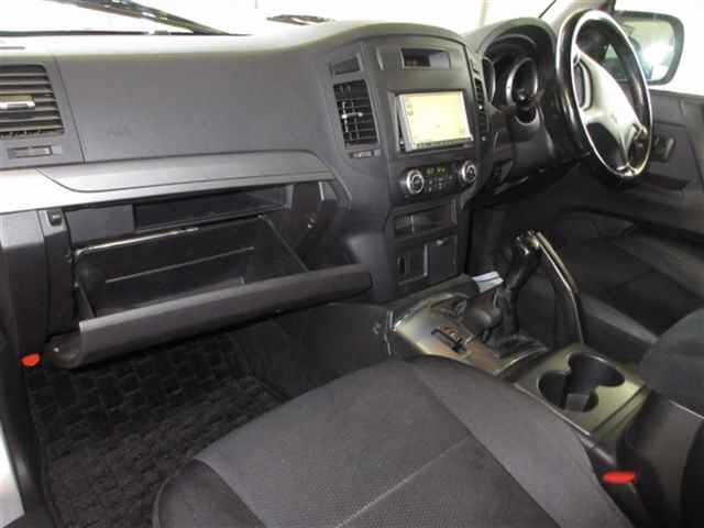 MITSUBISHI PAJERO 2008