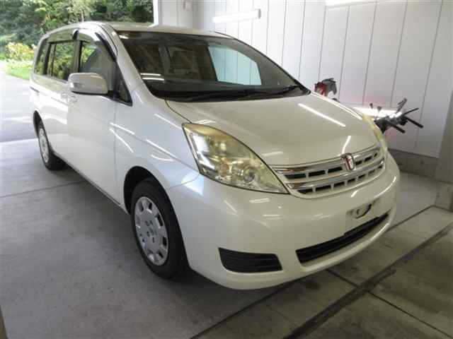 TOYOTA ISIS 2010
