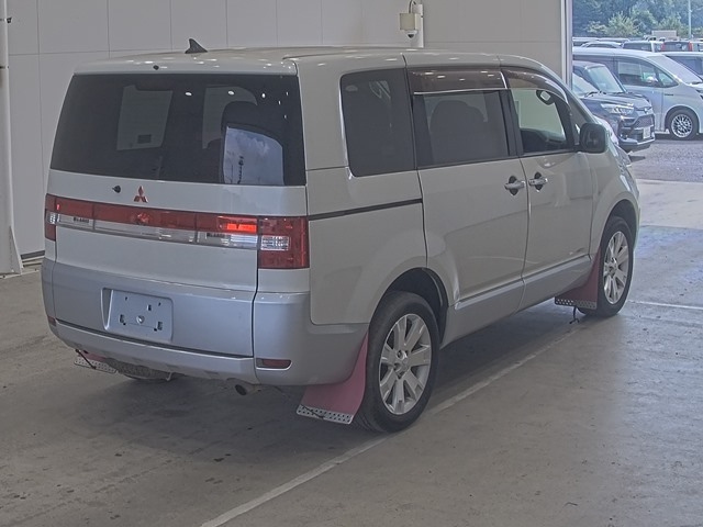MITSUBISHI DELICA D5 2008