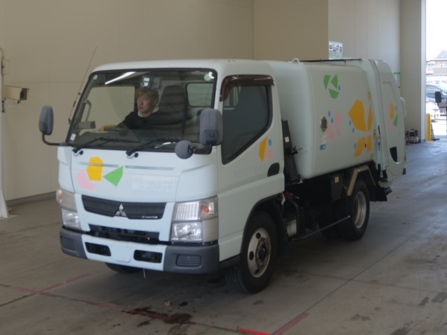 MITSUBISHI CANTER 2014
